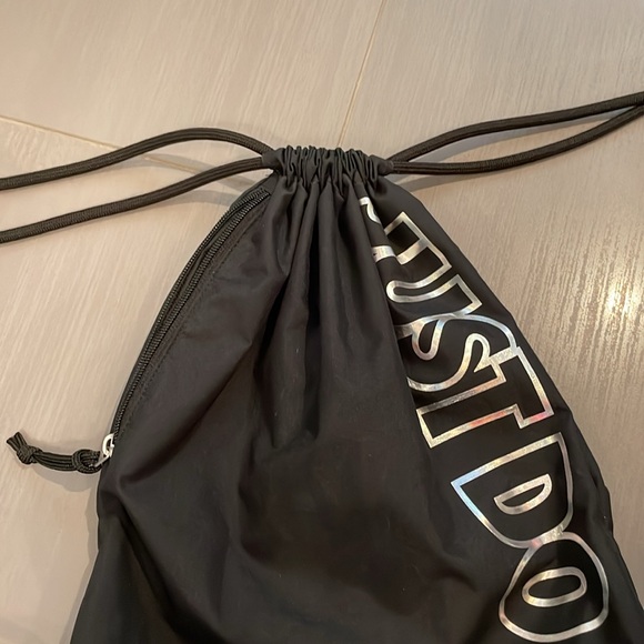 Drawstring, black backpack - Picture 4 of 5